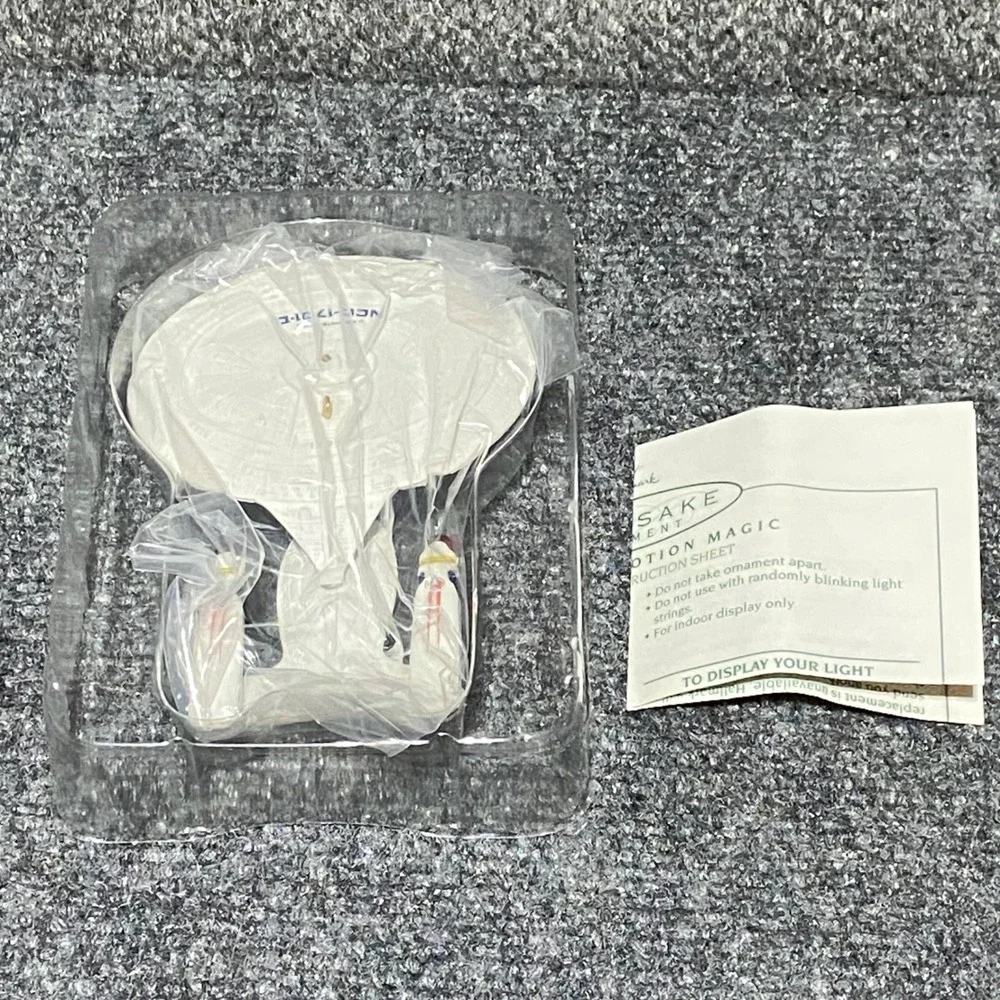 1993 Hallmark Keepsake Star Trek Next Generation USS Enterprise‎ Light Ornament